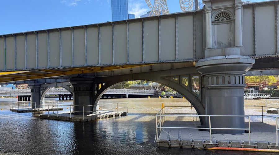 Modular Docking supplied pontoons for bridge painting works on the Yarra River