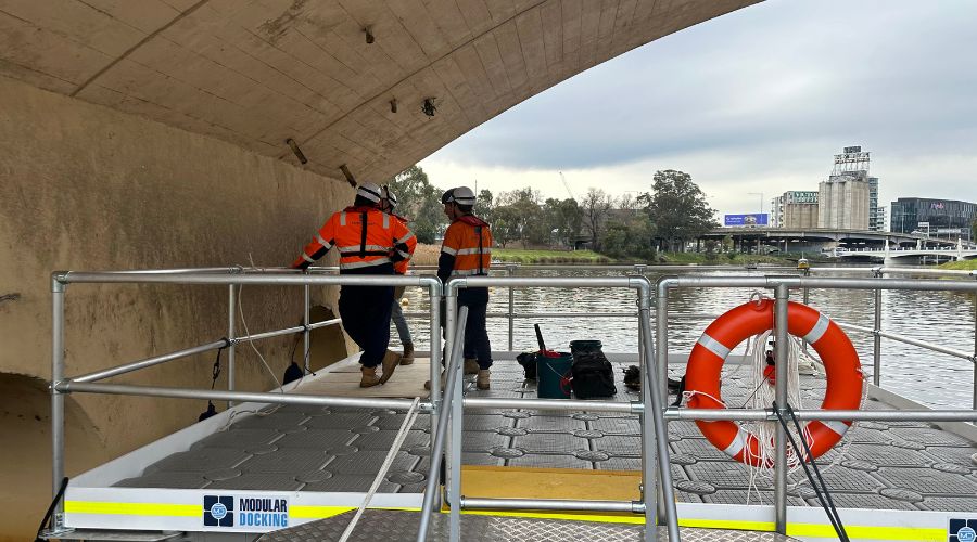 Floating access by modular barge for Level 3 Bridge Inspection with Modular Docking